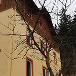 Haus Stefanie Elvire 公寓
